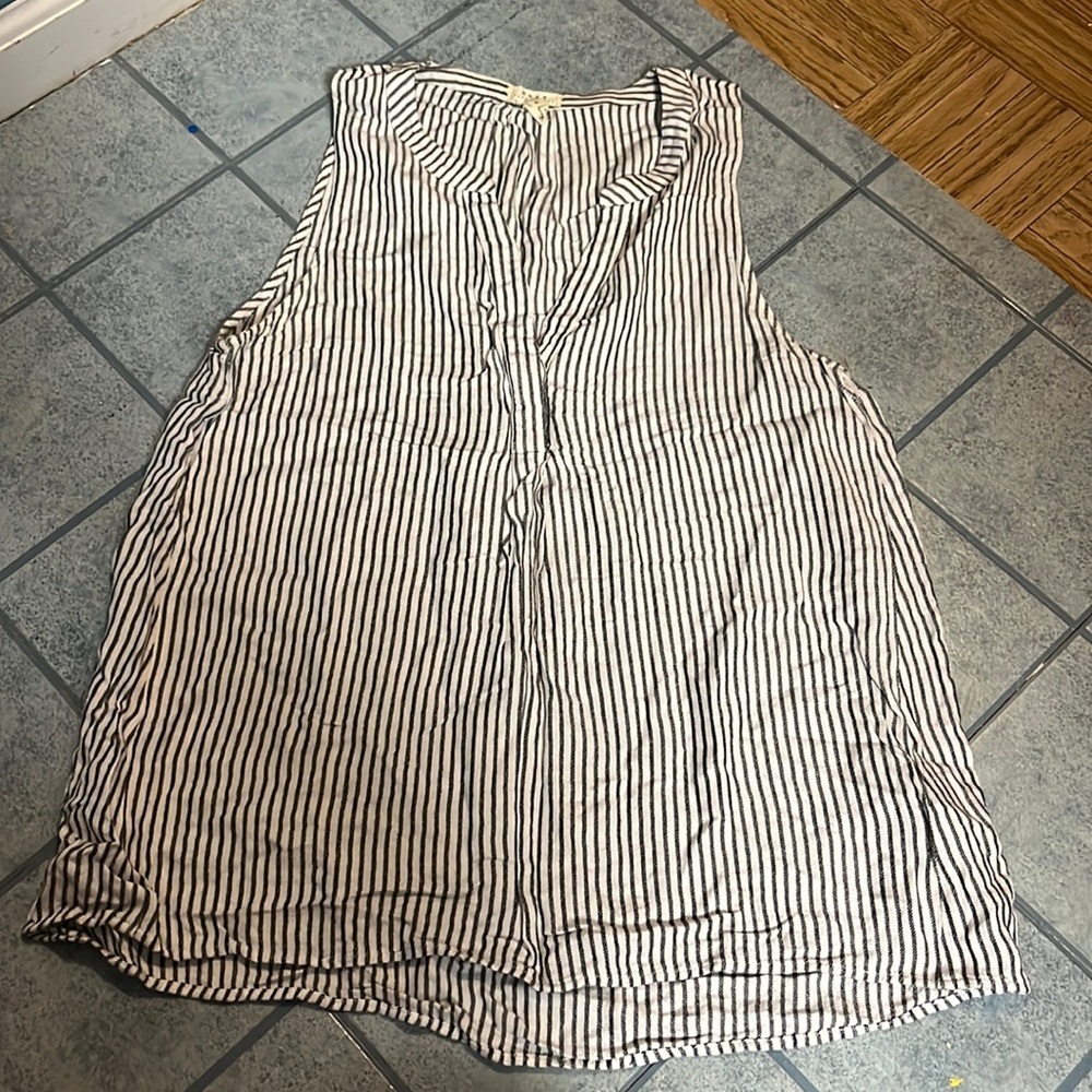 Soft Joie white and gray striped sleeveless blouse